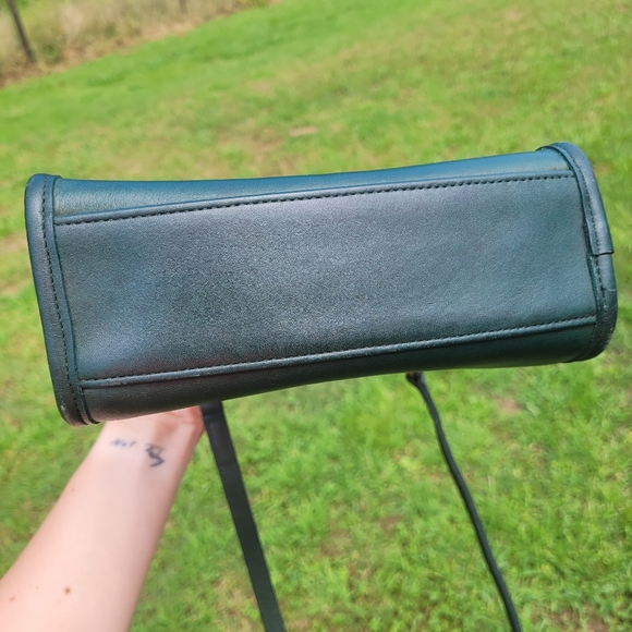 Vintage Coach Bottle Green Regina - Picture 5 of 16